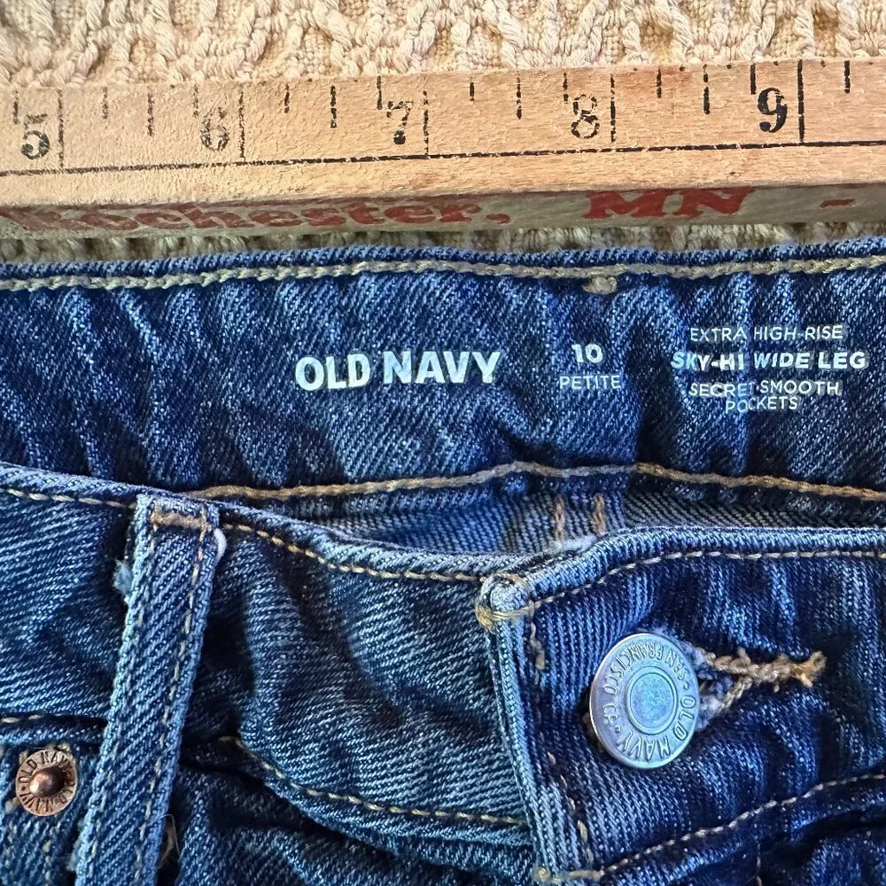 Old Navy Extra High Rise Wide Leg Dark Wash Jeans - 10 Petite - Picture 3 of 8